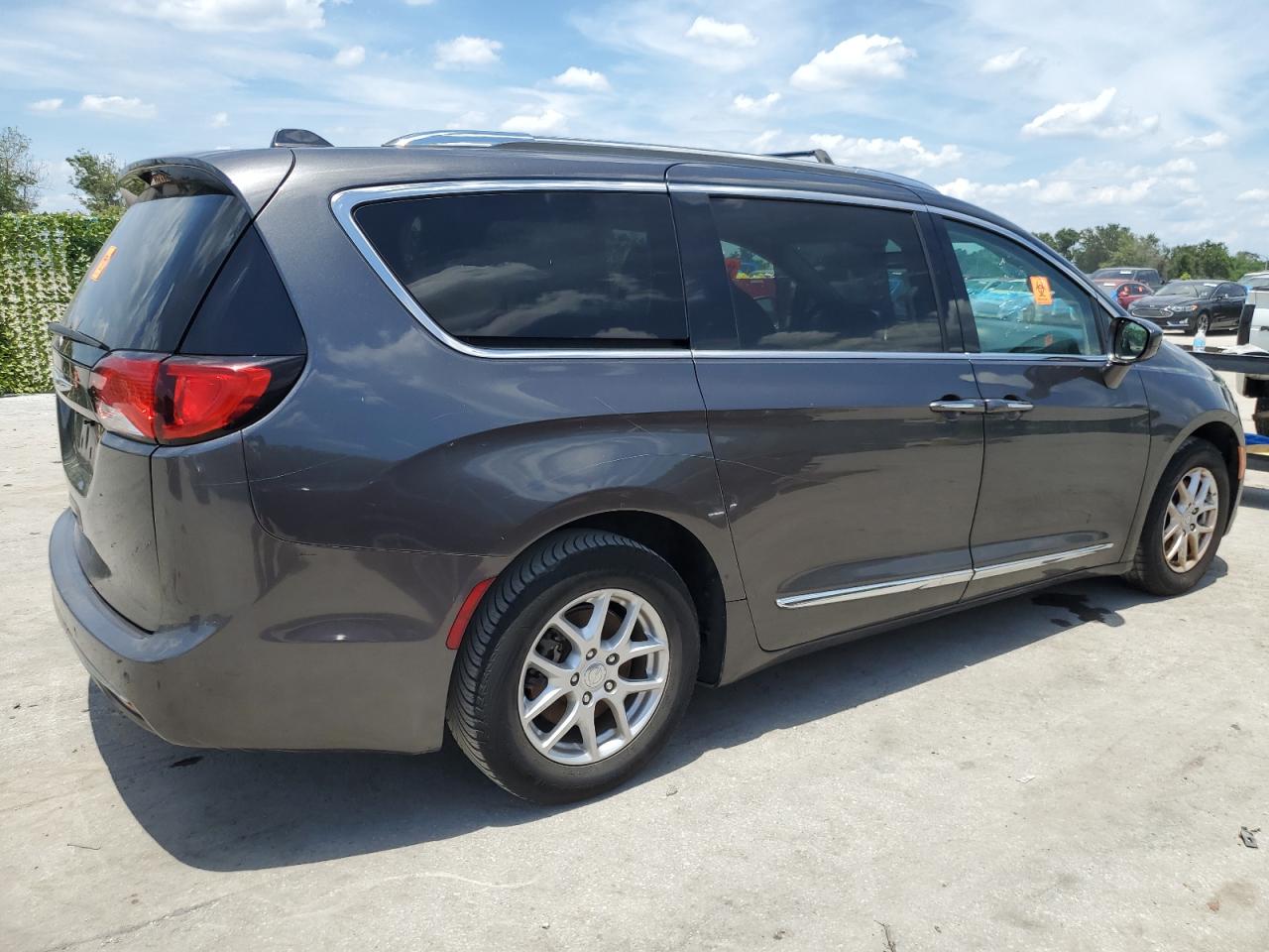 2020 Chrysler Pacifica Touring L vin: 2C4RC1BG5LR139341