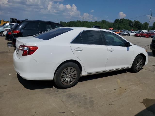 VIN 4T1BF1FK3EU431238 2014 Toyota Camry, L no.3