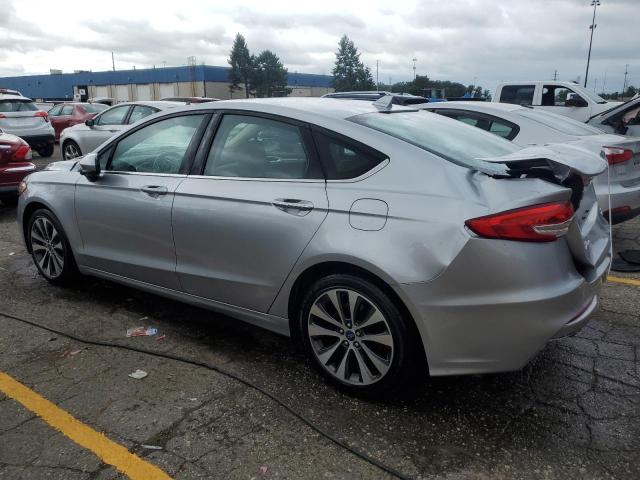 3FA6P0T96LR255228 Ford Fusion SE 2