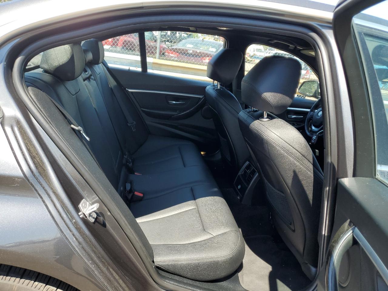 WBA8D9C52HK678359 2017 BMW 330 Xi