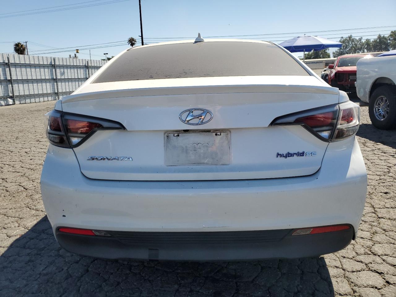 2016 Hyundai Sonata Hybrid vin: KMHE24L15GA023625