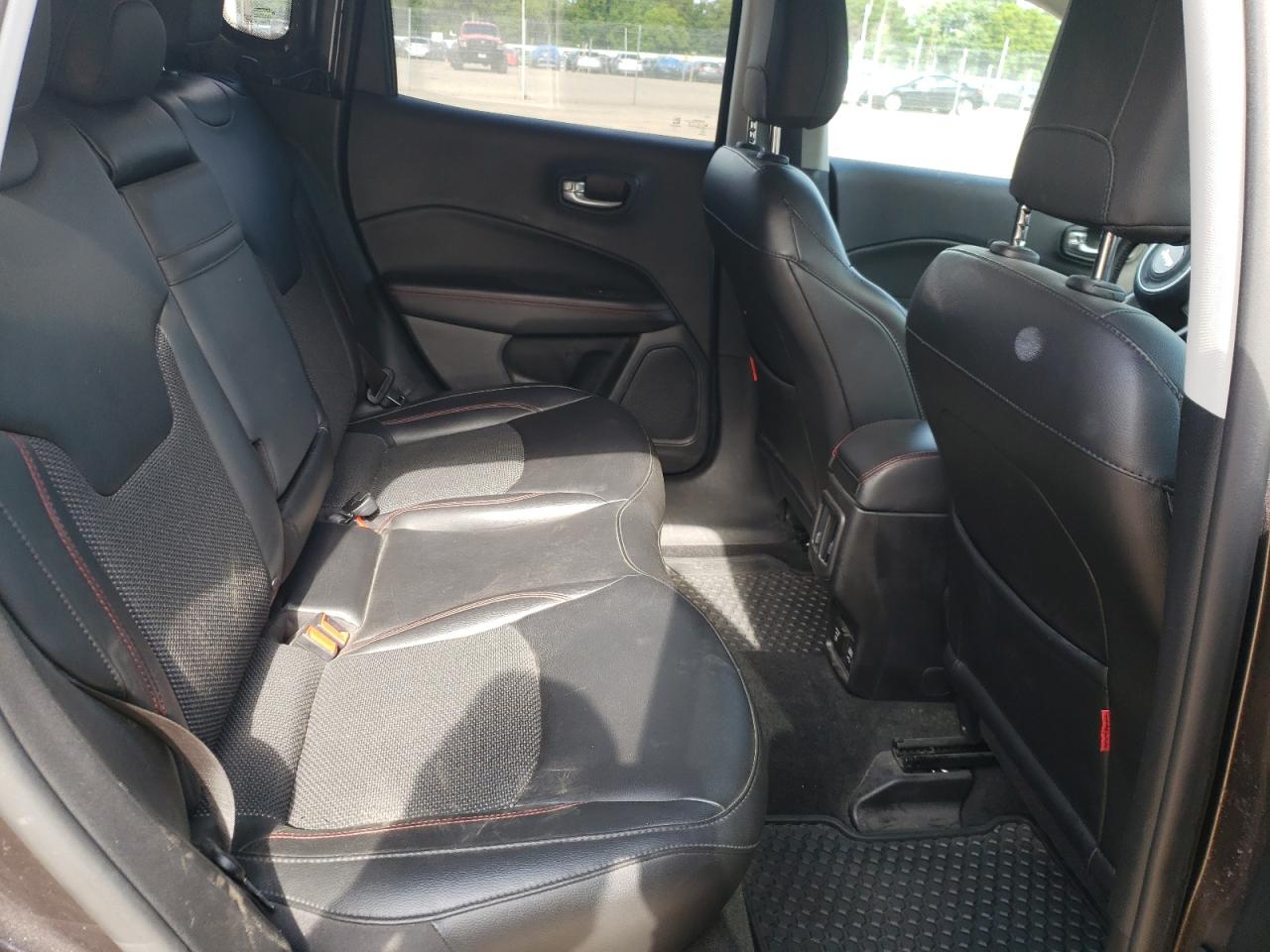 3C4NJDDBXKT849063 2019 Jeep Compass Trailhawk