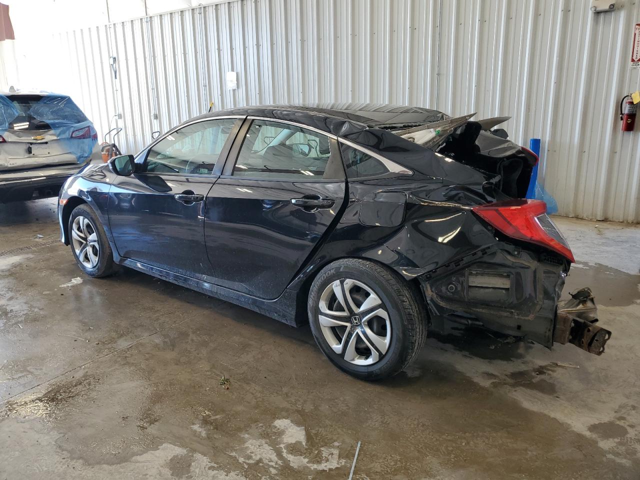 19XFC2F5XJE016800 2018 Honda Civic Lx