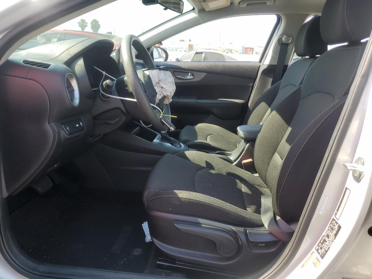 3KPF24AD0KE114927 2019 Kia Forte Fe