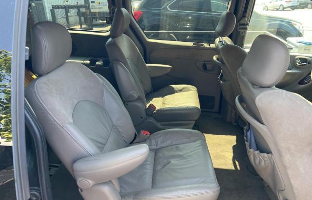 2002 Chrysler Town & Country Limited VIN: 2C8GP64L32R521609 Lot: 63536414