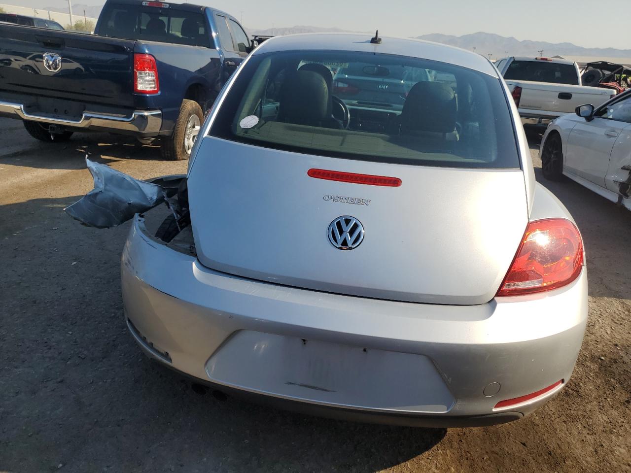 2013 Volkswagen Beetle vin: 3VWHP7AT2DM668592