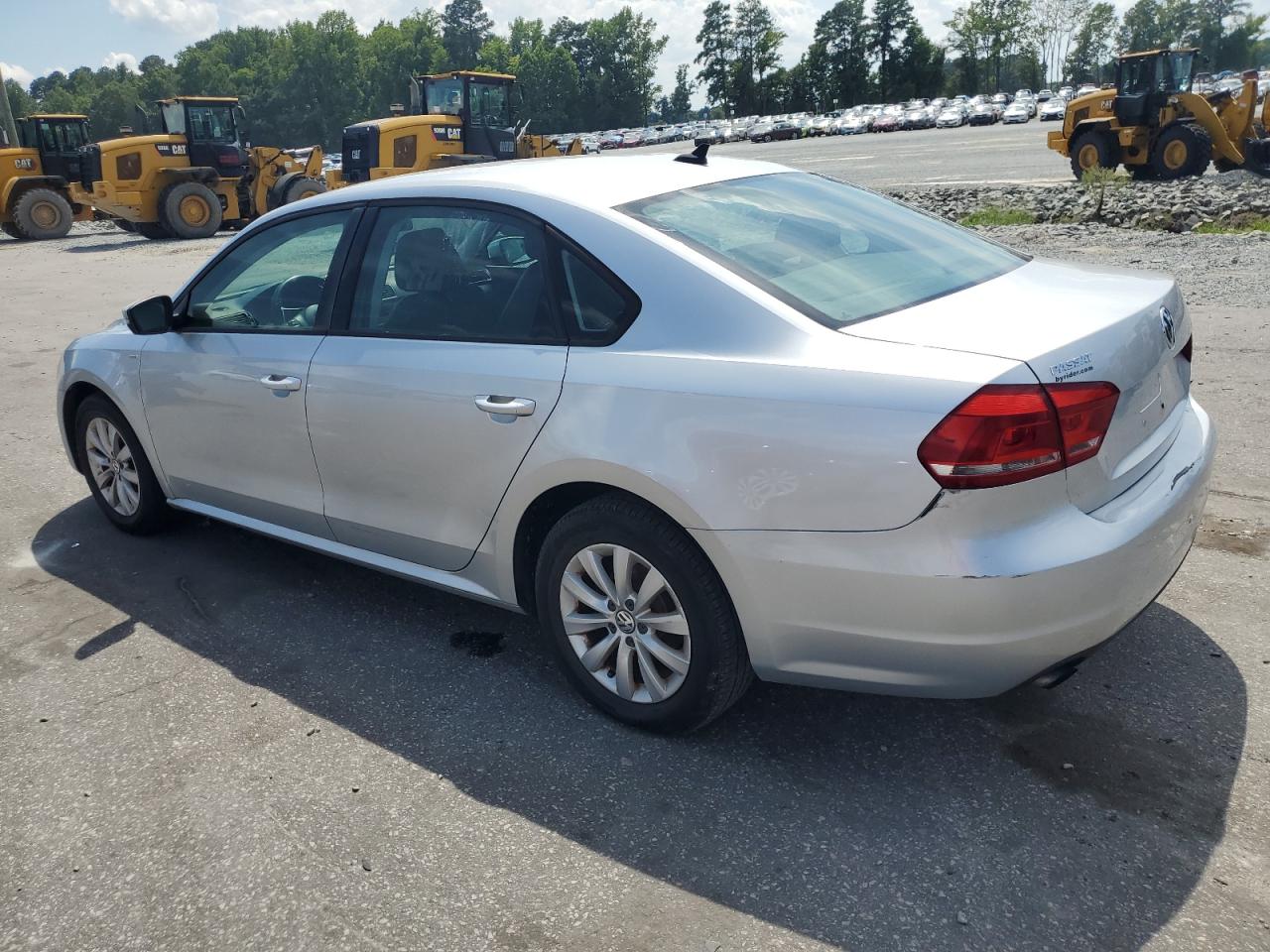 2015 Volkswagen Passat S vin: 1VWAT7A39FC005585