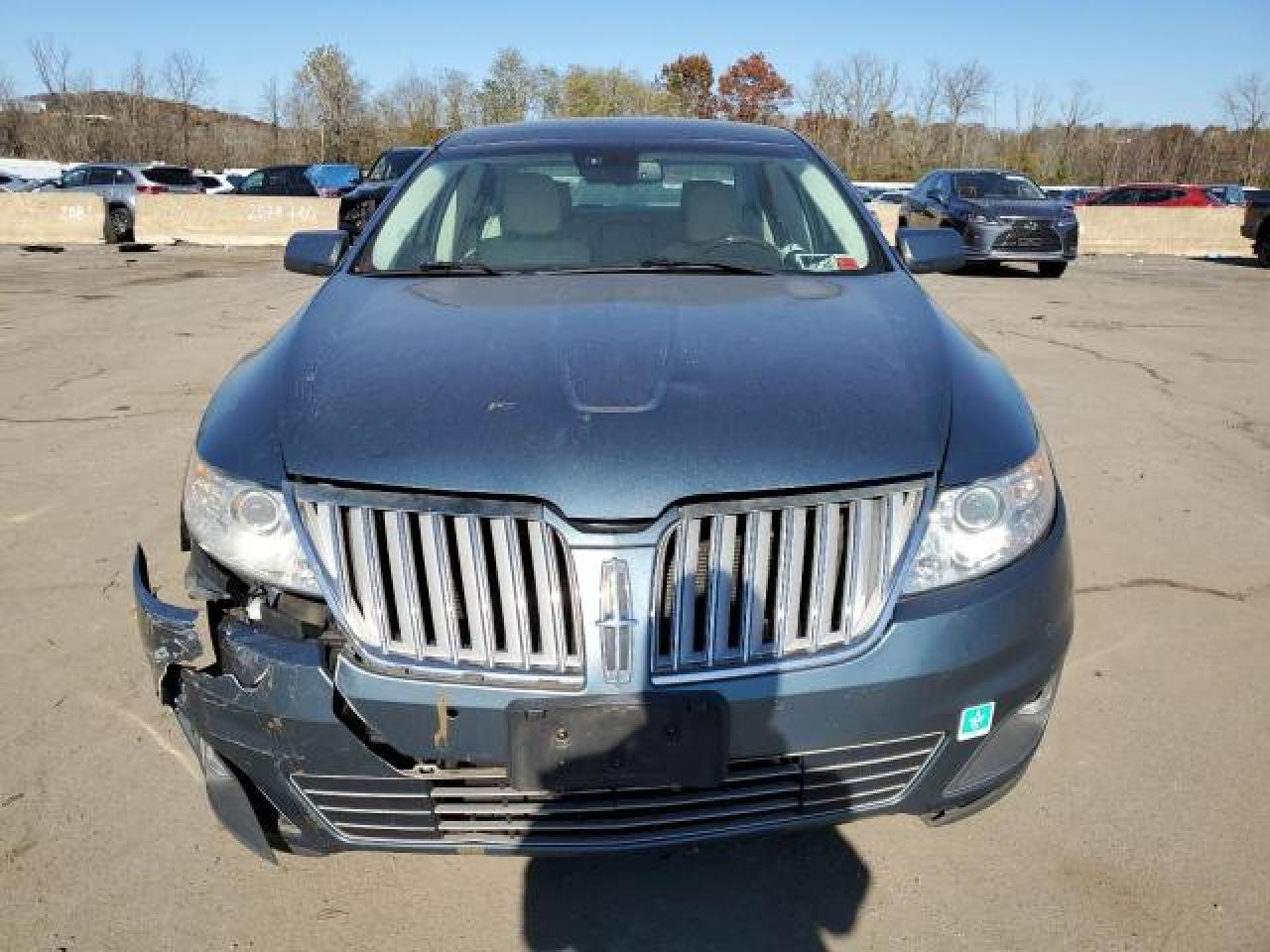 1LNHL9DR1AG608637 2010 Lincoln Mks