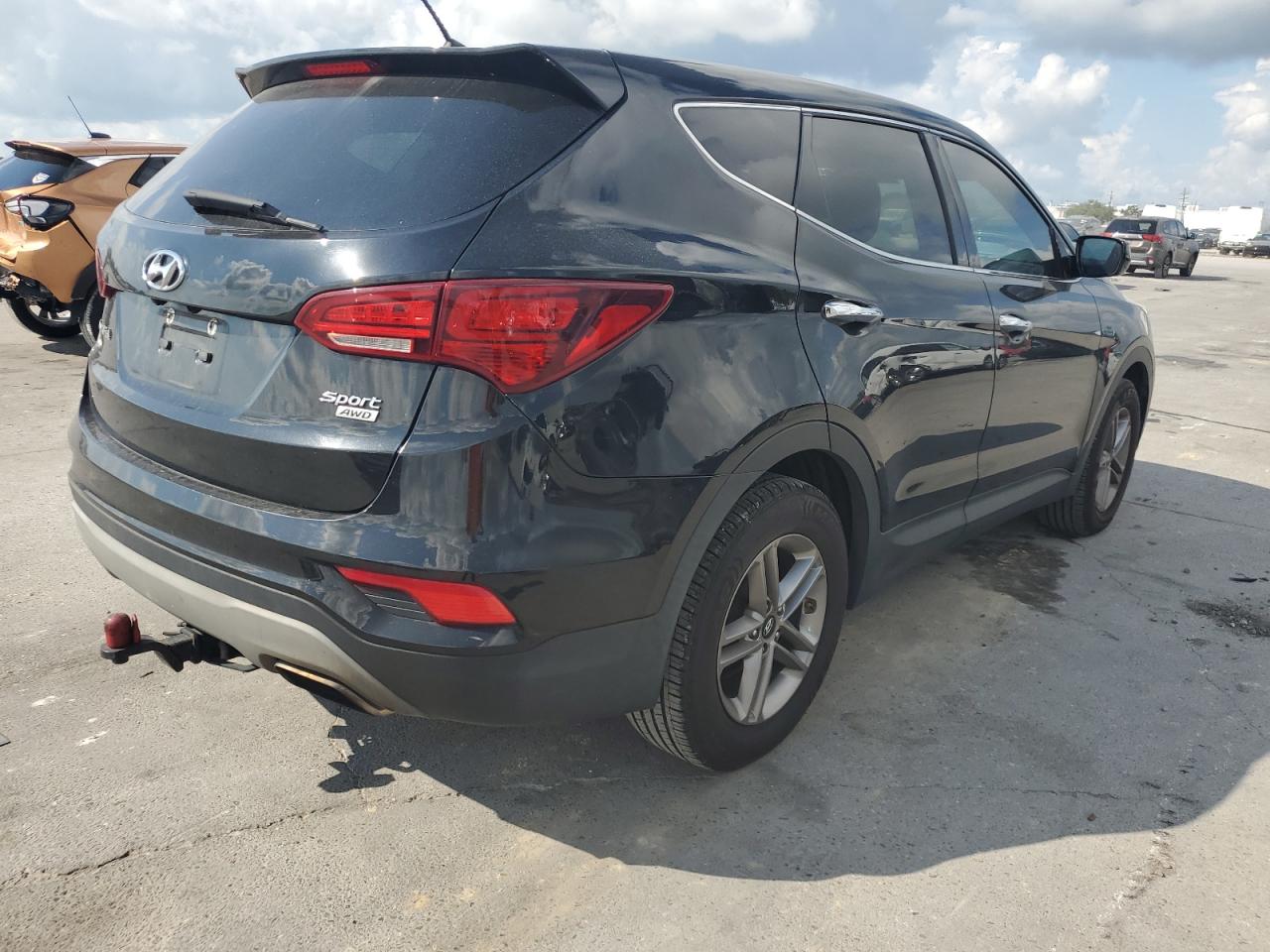 2018 Hyundai Santa Fe Sport vin: 5NMZTDLB4JH091049