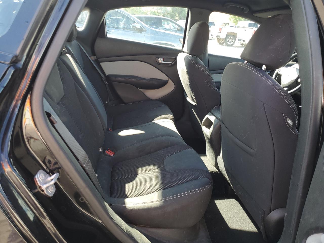 1C3CDFBBXFD174148 2015 Dodge Dart Sxt