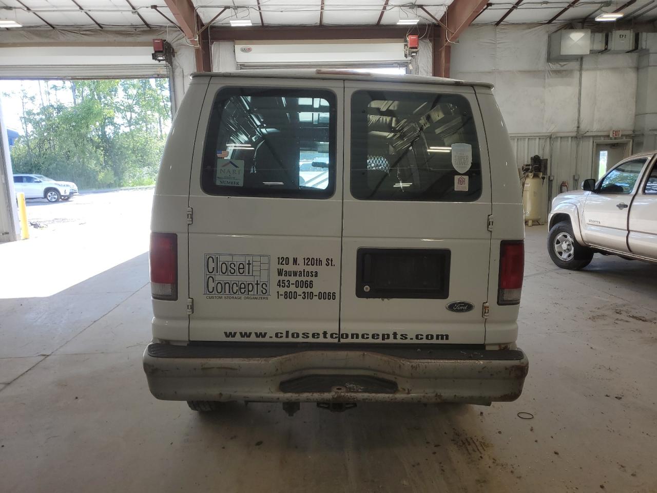 1FTNE24L0YHA03811 2000 Ford Econoline E250 Van