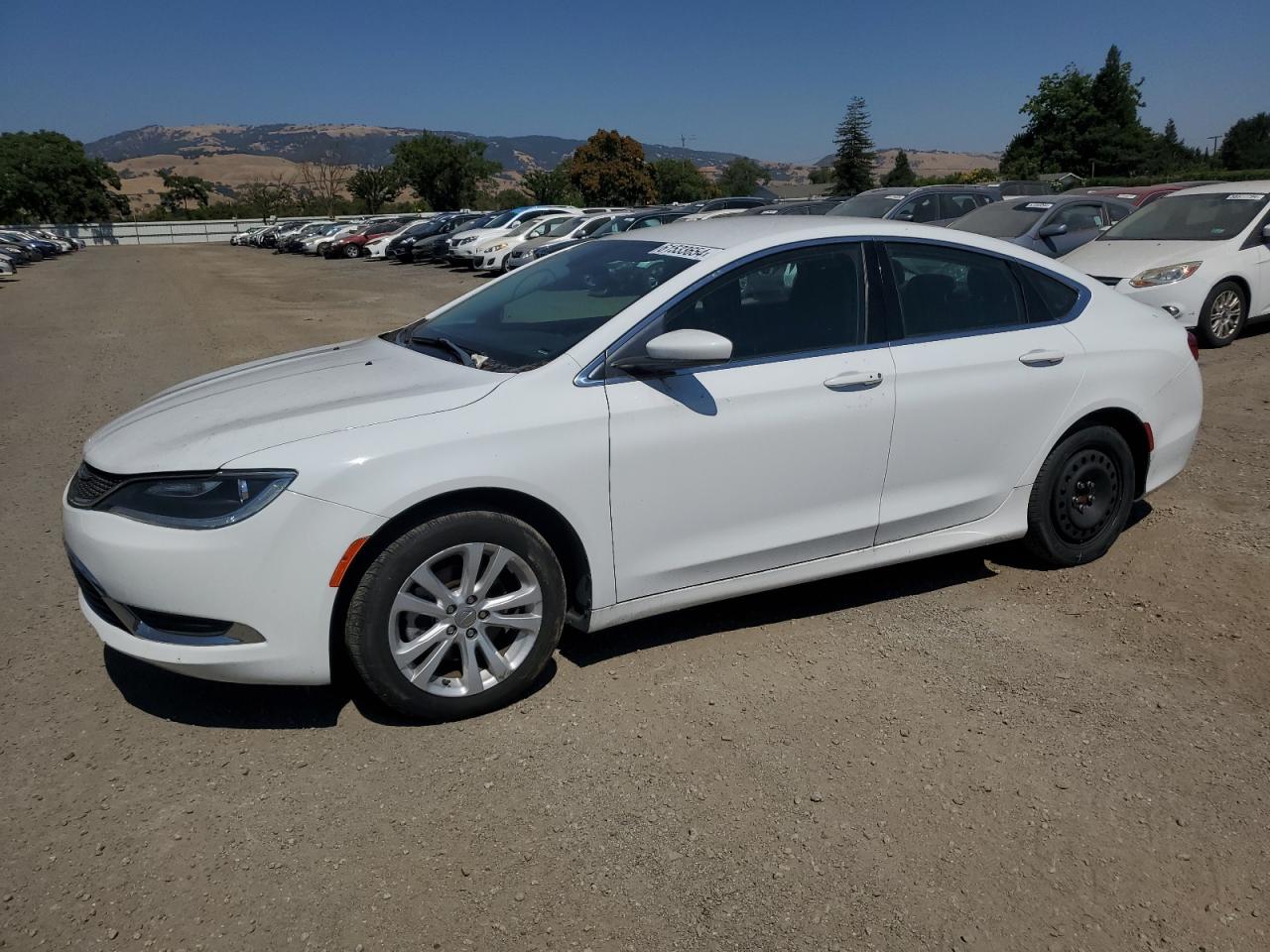 2015 Chrysler 200 Limited vin: 1C3CCCABXFN747384