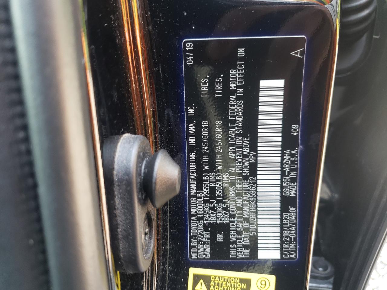 5TDJZRFH6KS596212 2019 Toyota Highlander Se