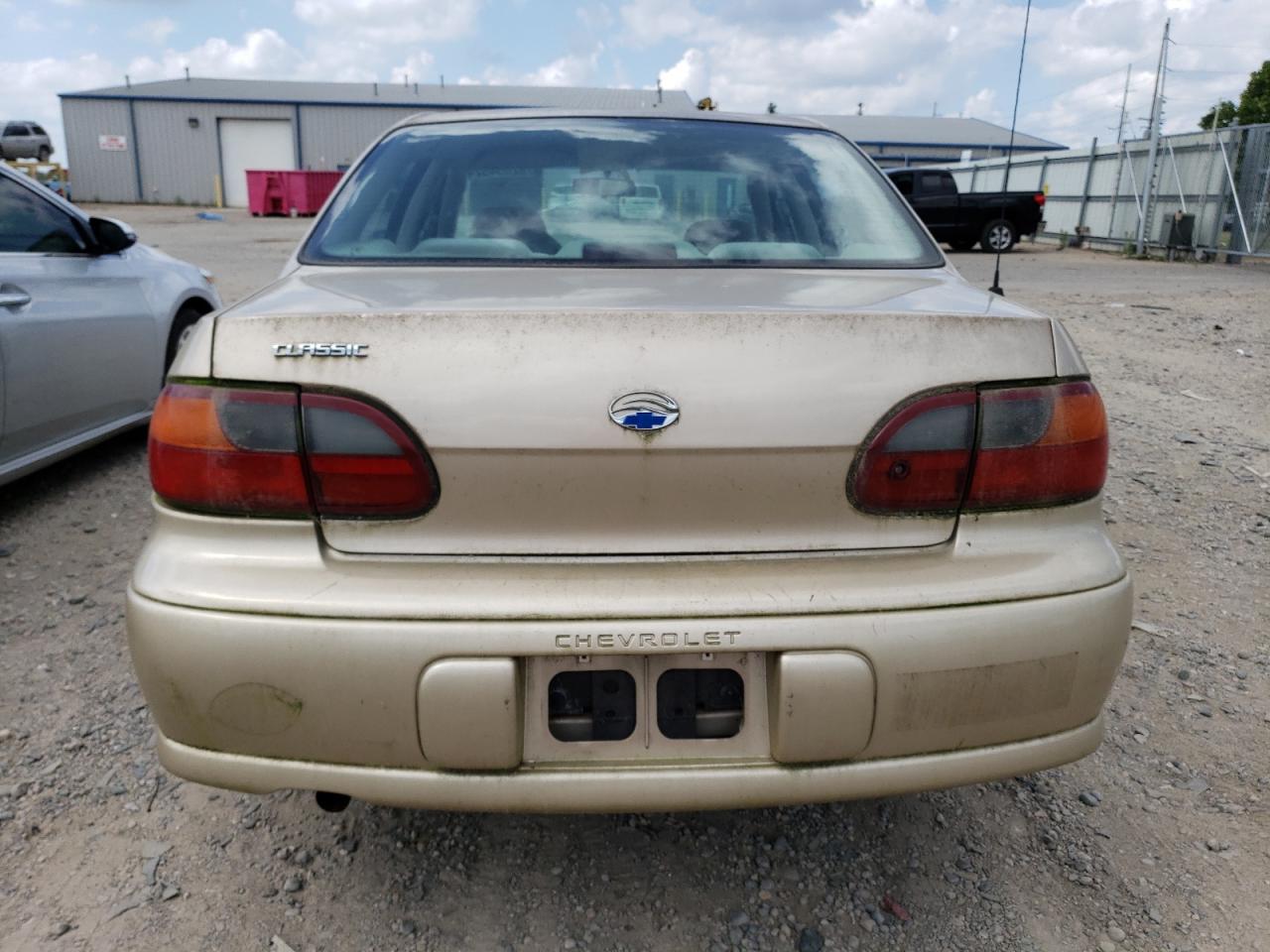 1G1ND52FX4M594984 2004 Chevrolet Classic