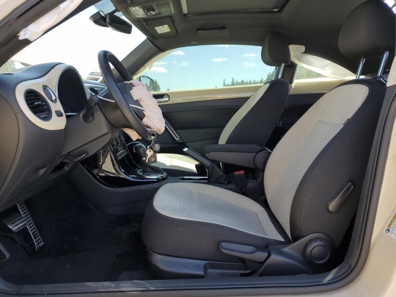 3VWFD7AT3KM705288 2019 Volkswagen Beetle S