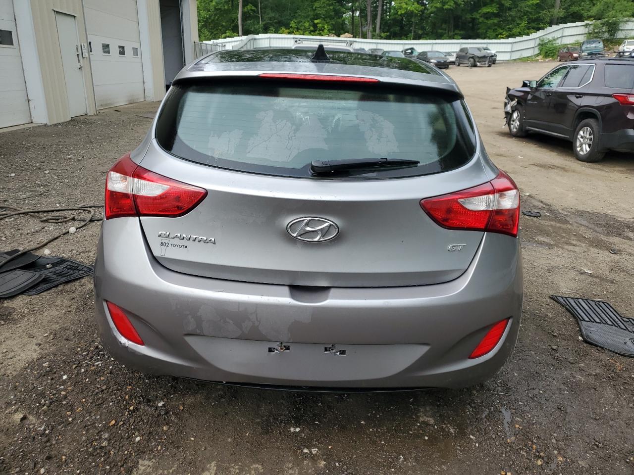 2013 Hyundai Elantra Gt vin: KMHD35LE8DU090134