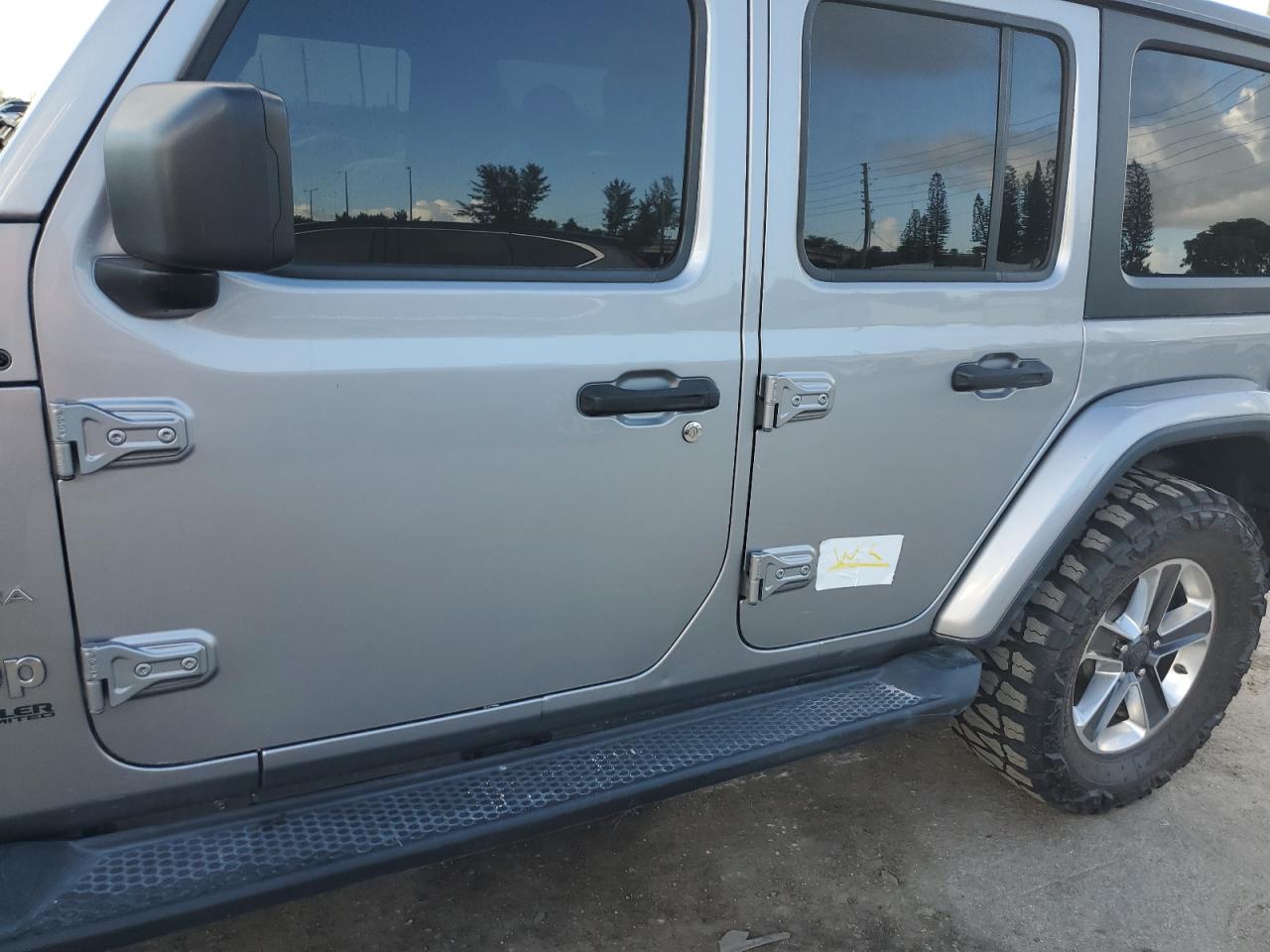 1C4HJXENXLW214122 2020 Jeep Wrangler Unlimited Sahara