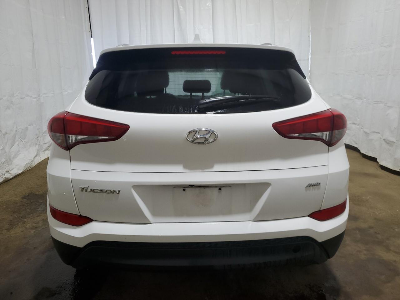 KM8J3CA44JU737884 2018 Hyundai Tucson Sel