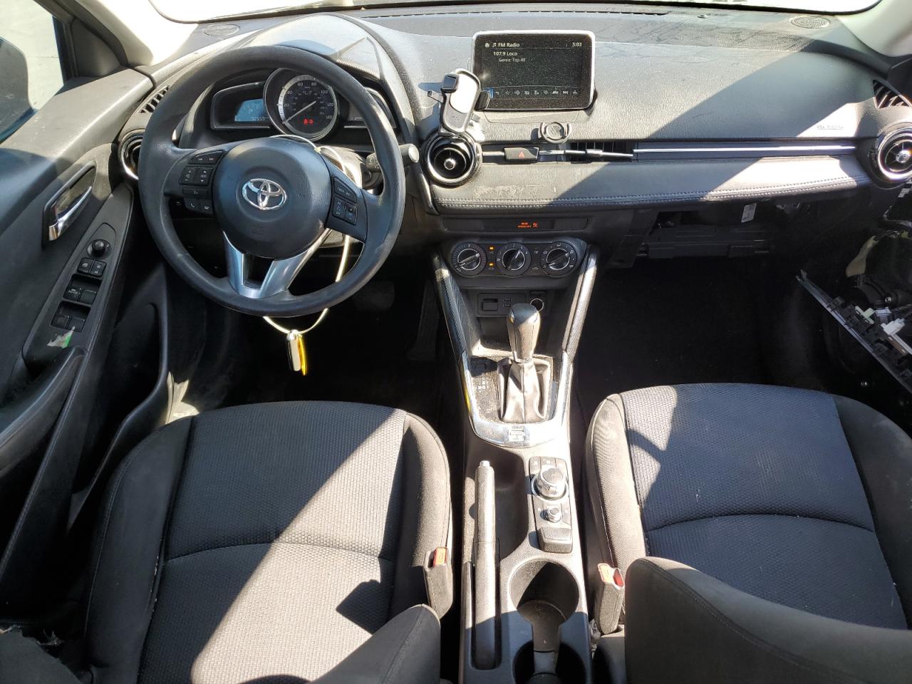 3MYDLBYV9JY301296 2018 Toyota Yaris Ia