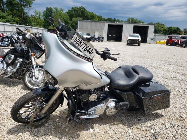 2010 HARLEY-DAVIDSON FLHX - 1HD1KB419AB647191