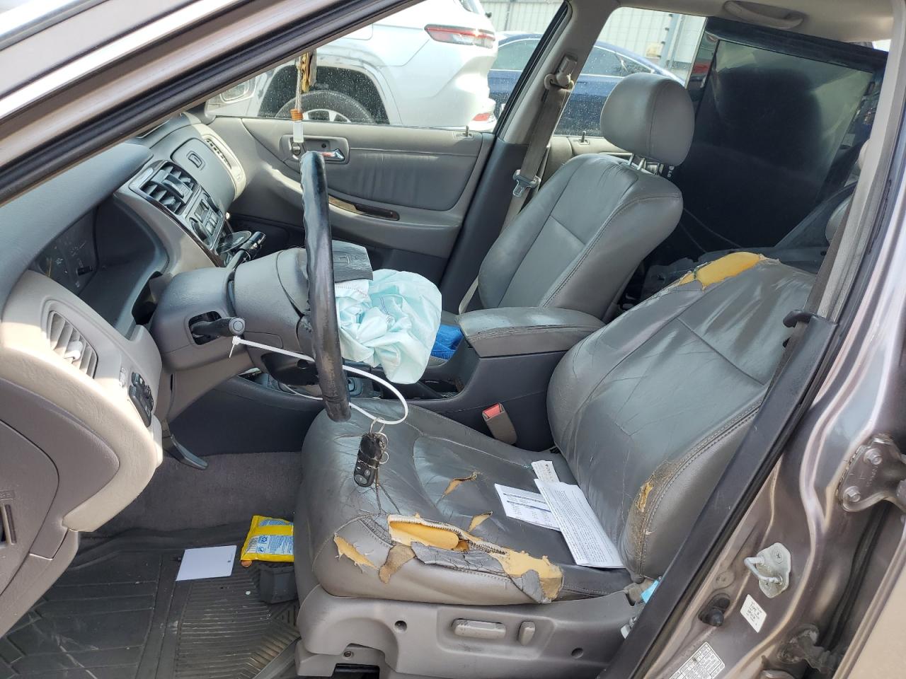 1HGCG165XYA095921 2000 Honda Accord Ex