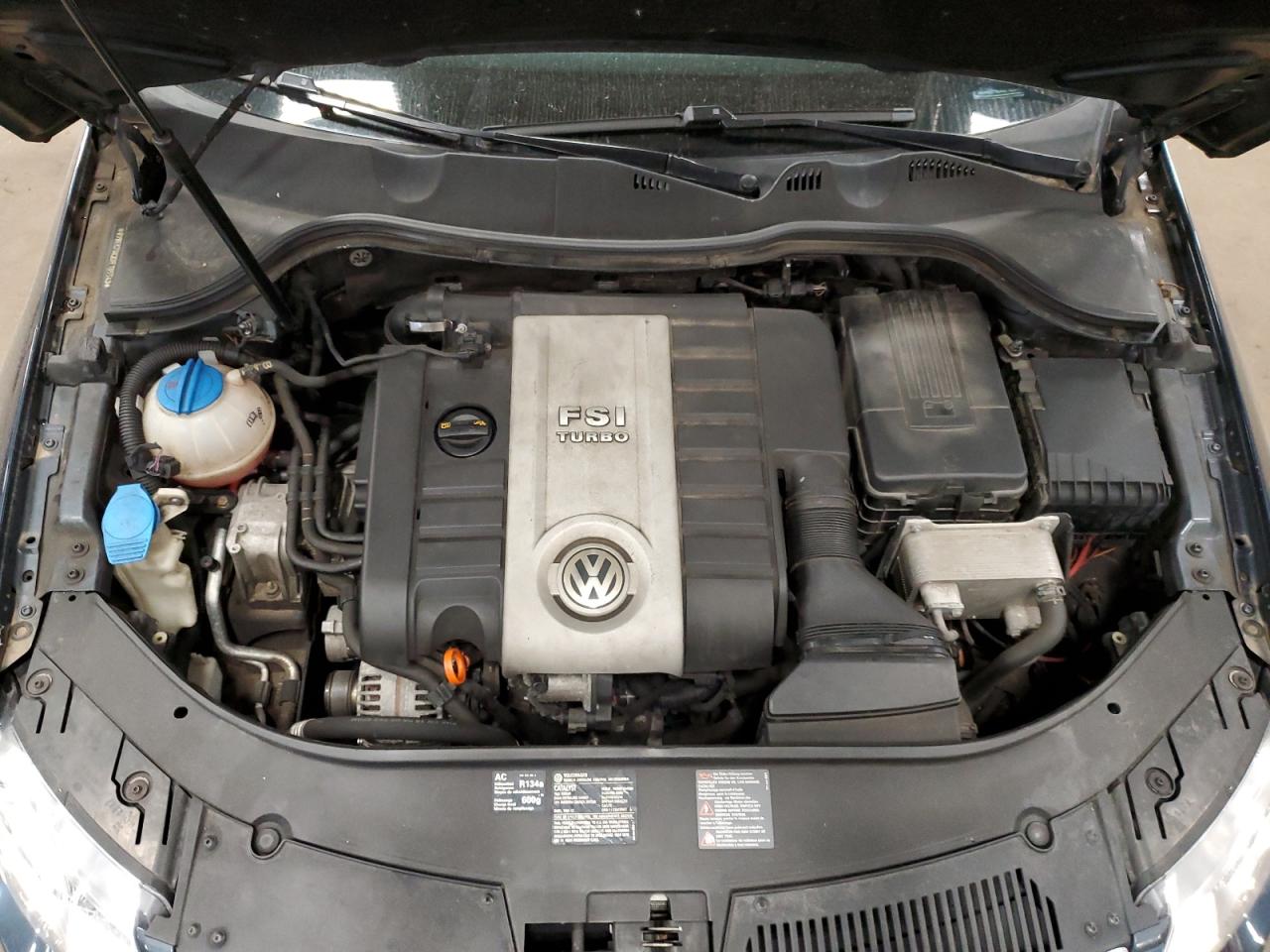 WVWEK73CX8E185543 2008 Volkswagen Passat Lux