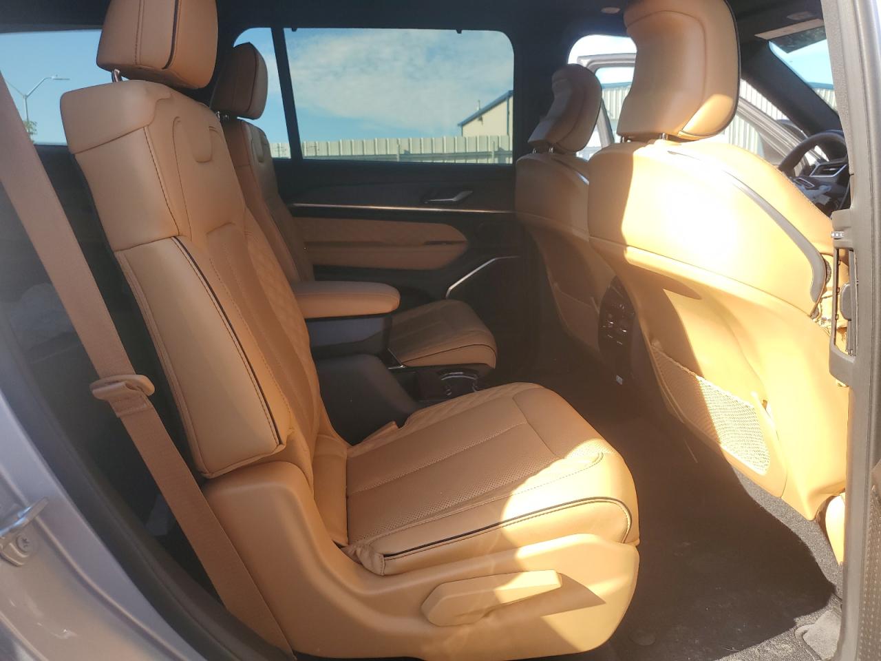 1C4RJKEG3M8128584 2021 Jeep Grand Cherokee L Summit