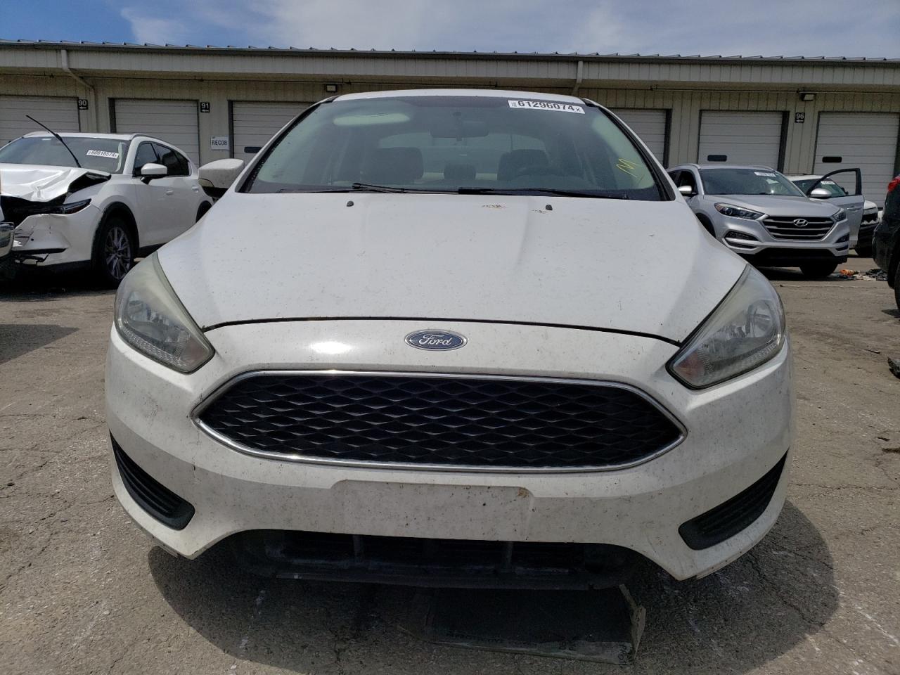 2016 Ford Focus Se vin: 1FADP3F24GL214012