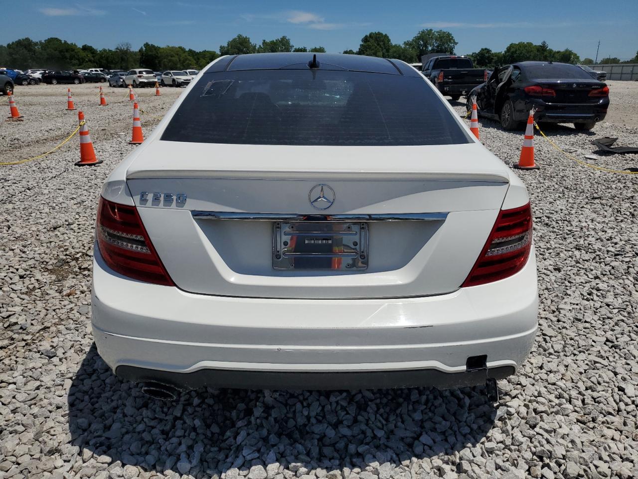 2014 Mercedes-Benz C 250 vin: WDDGJ4HB1EG297423