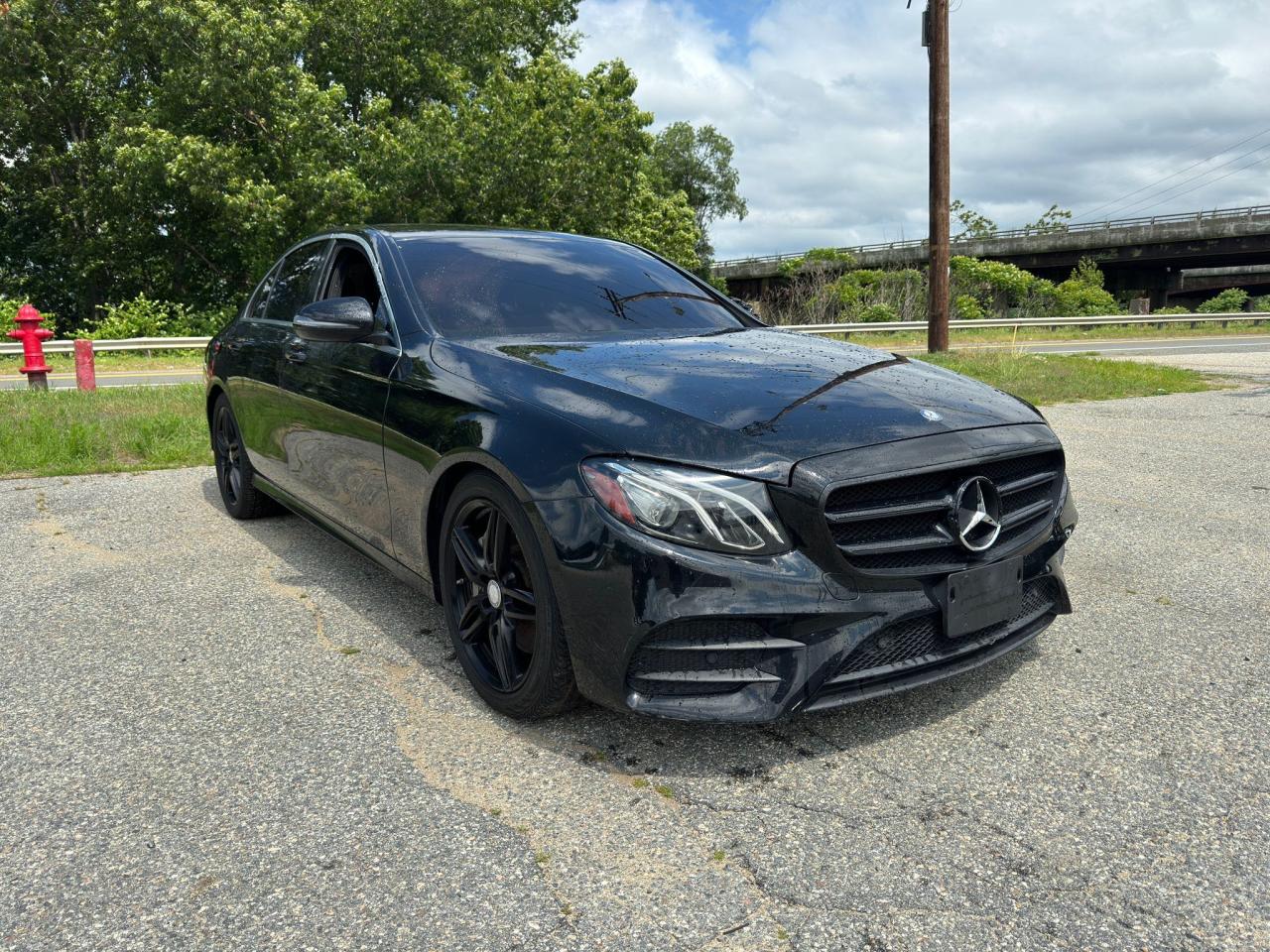 2017 Mercedes-Benz E 300 4Matic vin: WDDZF4KB8HA100161