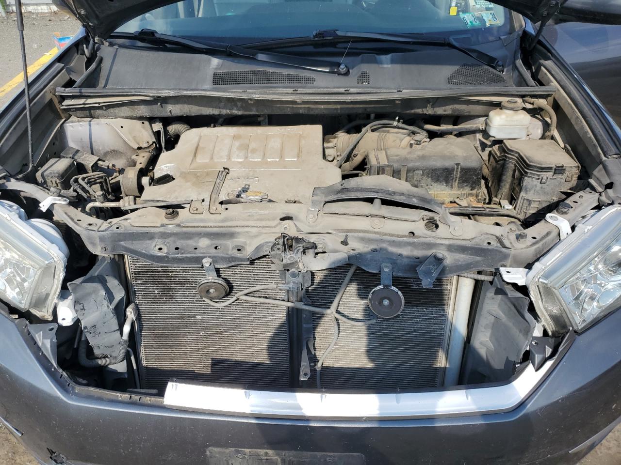 5TDZK3EH5BS037076 2011 Toyota Highlander Base