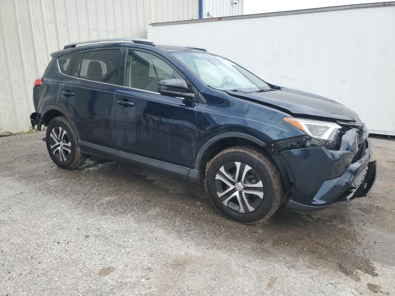 JTMZFREV1HJ133144 2017 Toyota Rav4 Le