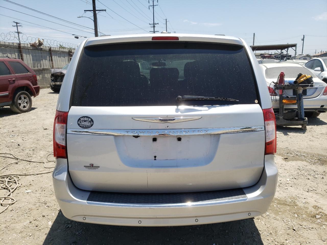 2A4RR8DG4BR635616 2011 Chrysler Town & Country Touring L