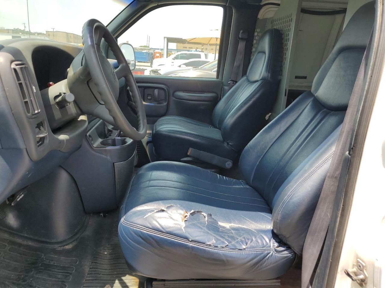 1GCFG15W0X1015918 1999 Chevrolet Express G1500