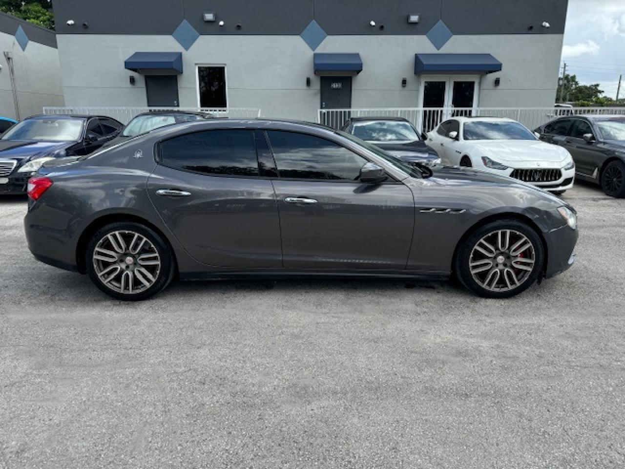 2017 Maserati Ghibli S vin: ZAM57RSA2H1221533