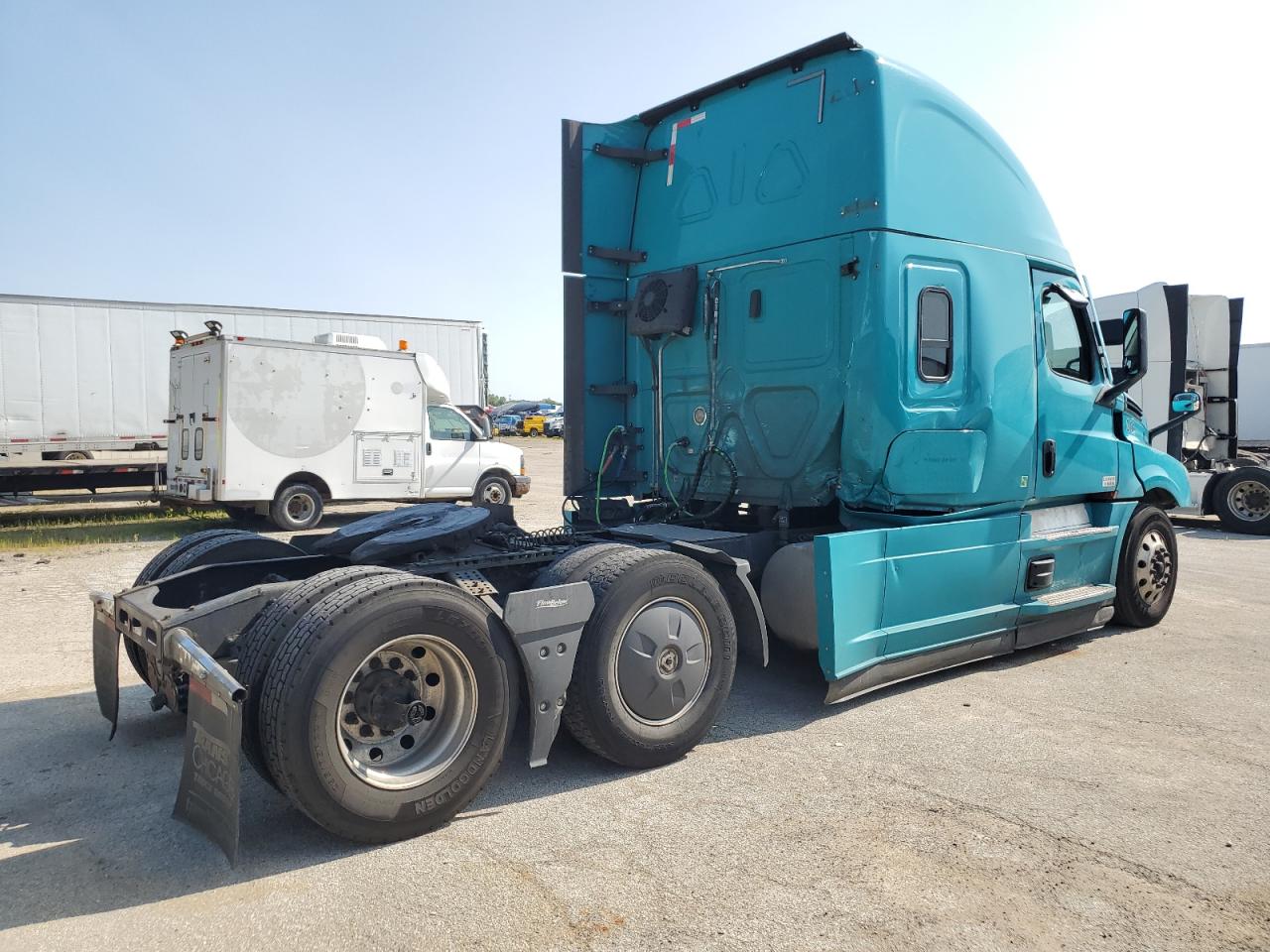 Lot #2926247445 2020 FREIGHTLINER CASCADIA 1