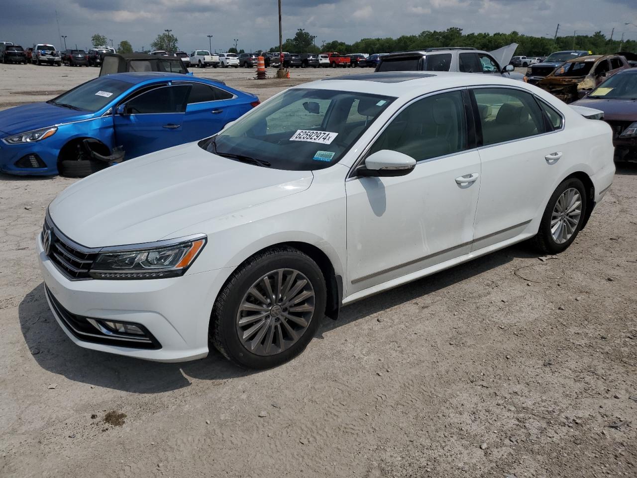 Lot #2991022185 2017 VOLKSWAGEN PASSAT SE