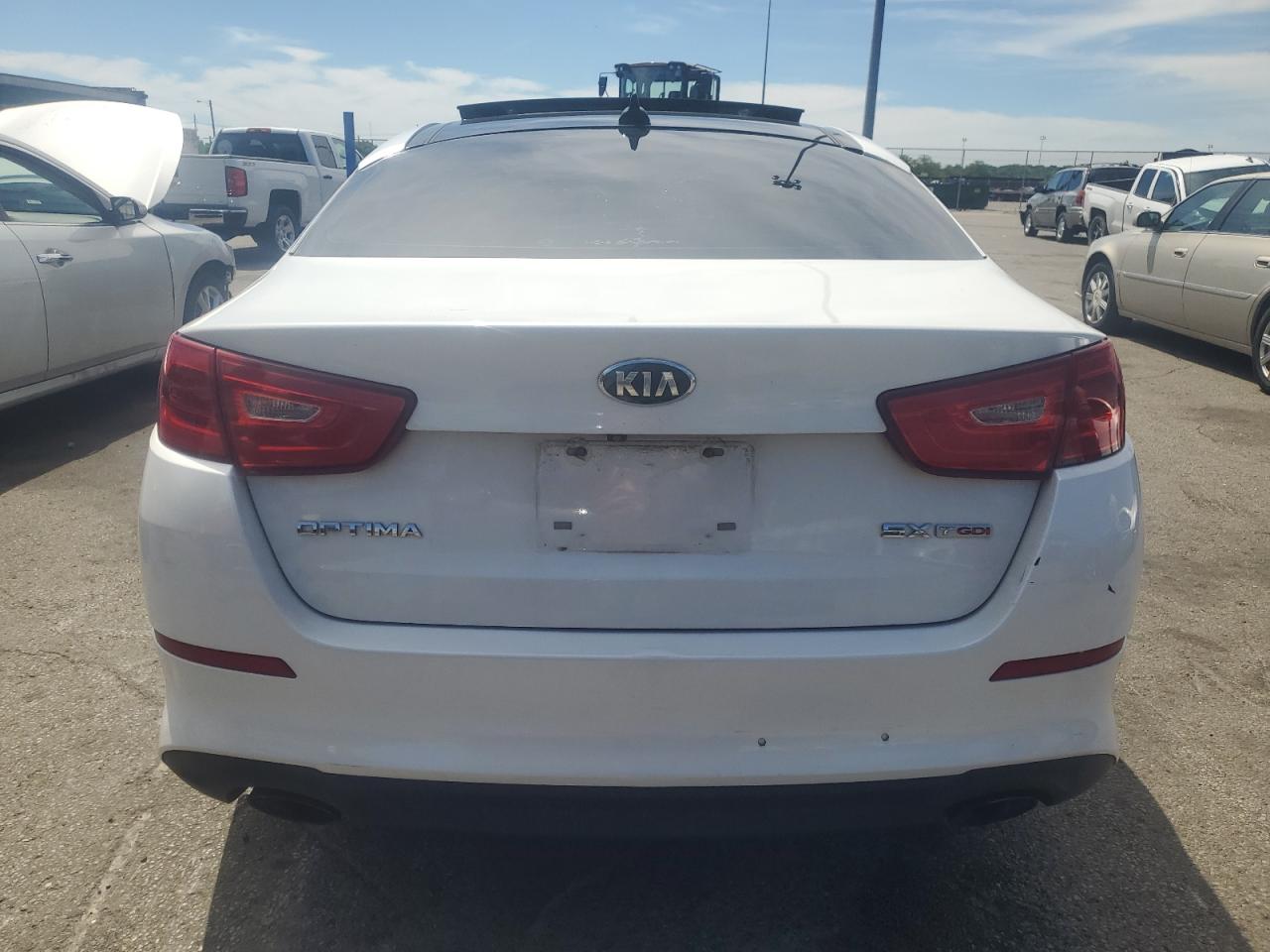 5XXGR4A65FG352674 2015 Kia Optima Sx