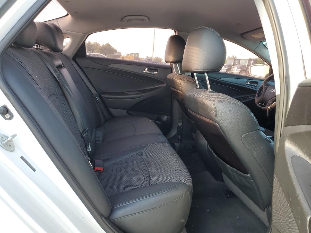 5NPEC4AC9BH219266 2011 Hyundai Sonata Se