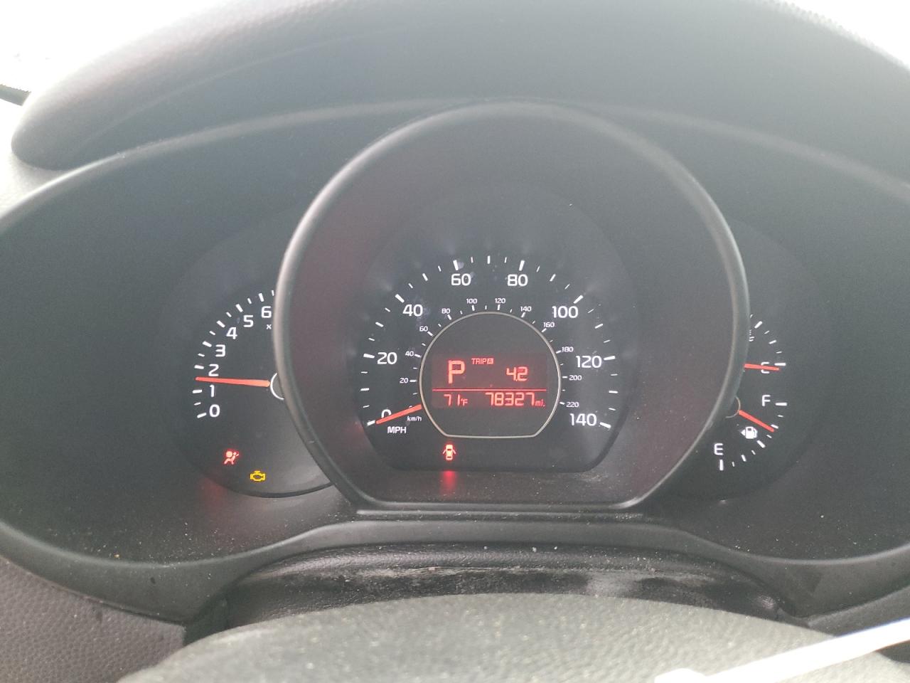 KNDJP3A55J7587137 2018 Kia Soul +