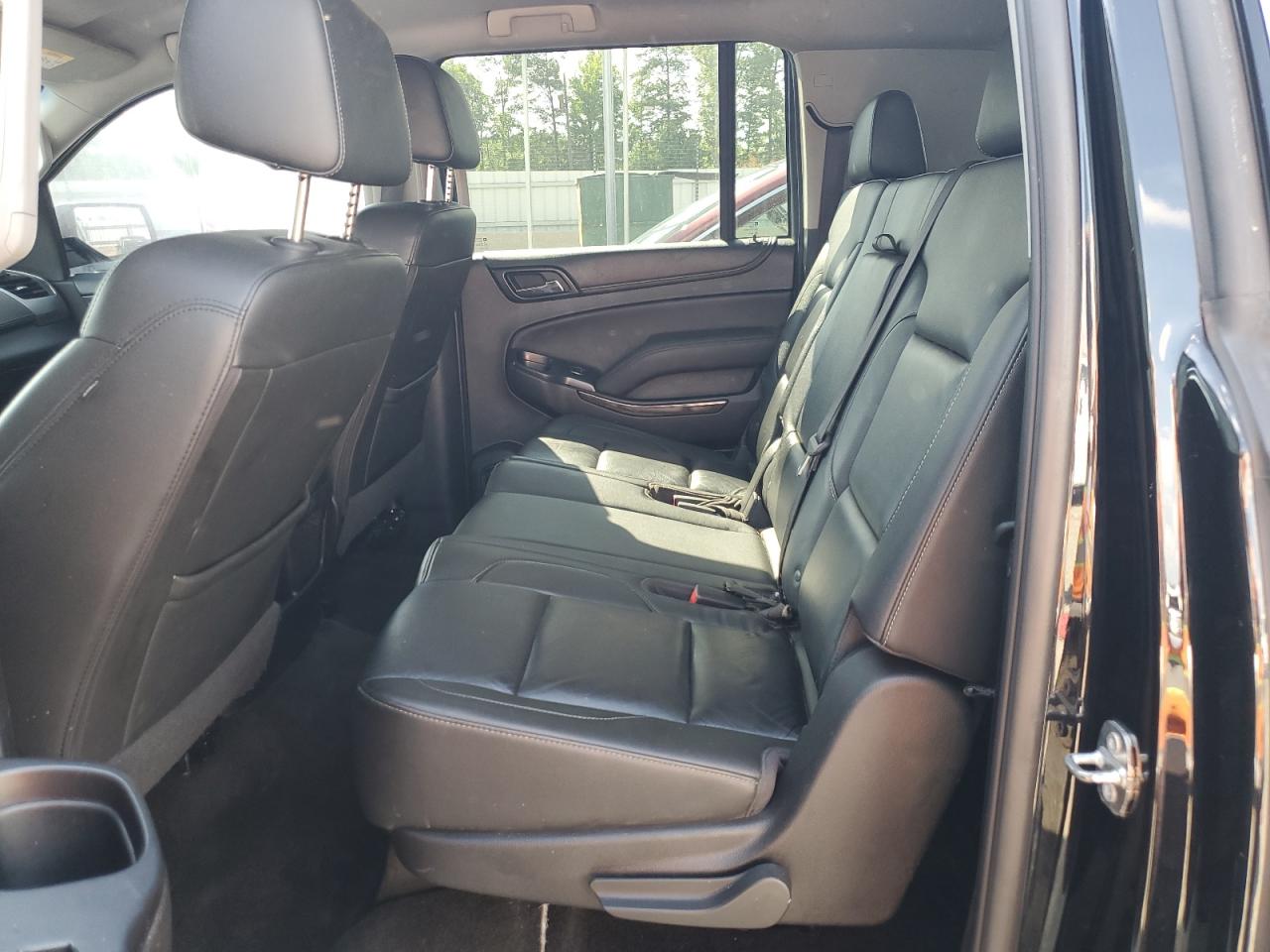 2018 Chevrolet Suburban C1500 Lt vin: 1GNSCHKC1JR266105