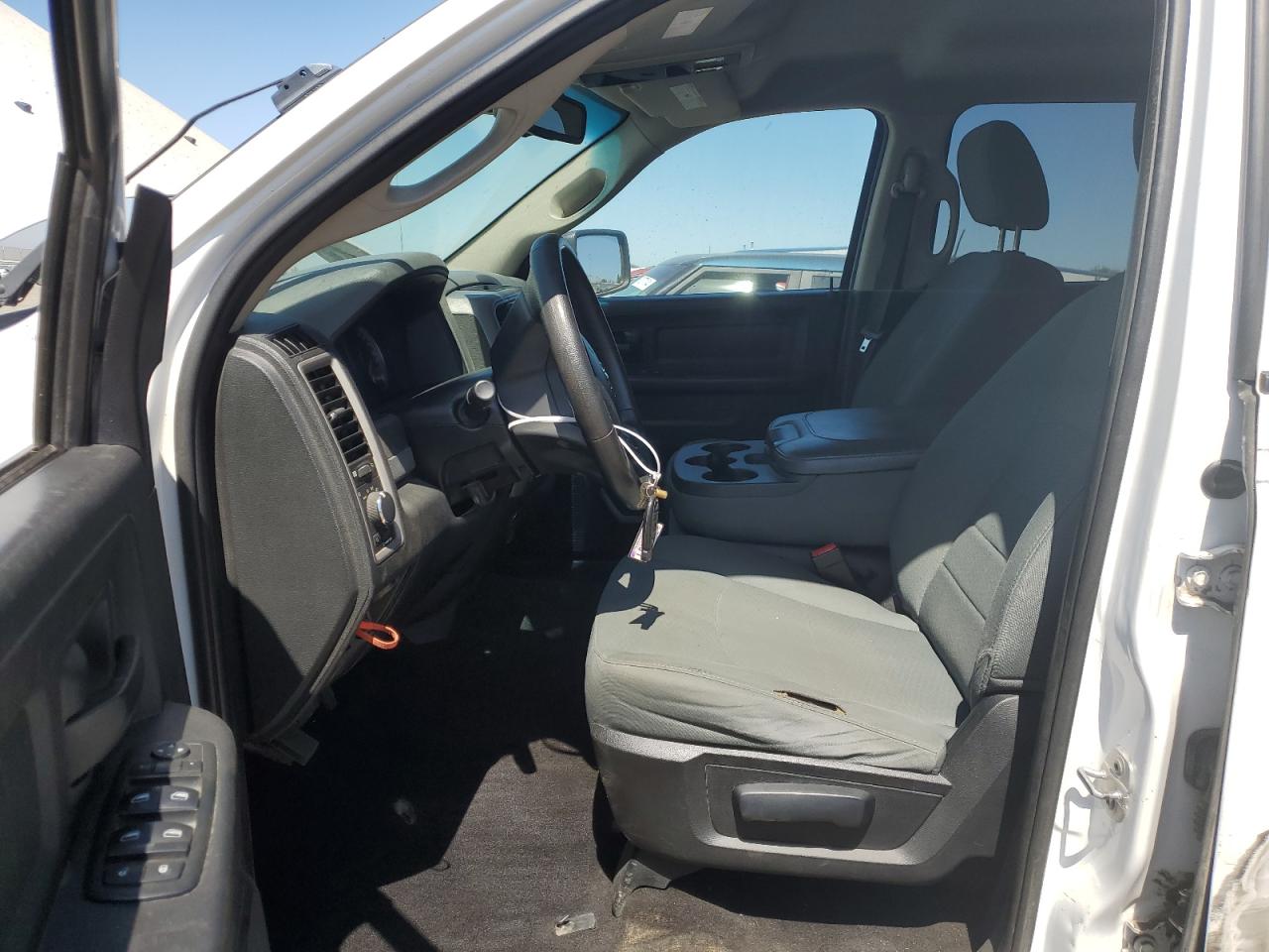 1C6RR6KM9FS590381 2015 Ram 1500 St