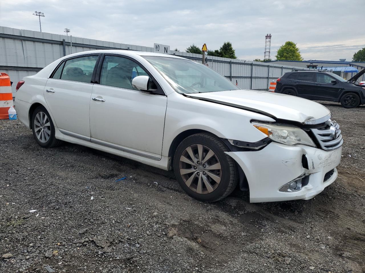 Lot #2821480288 2011 TOYOTA AVALON BAS