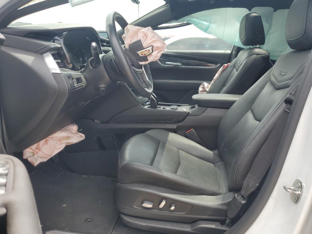 1GYKNCR41NZ175212 2022 Cadillac Xt5 Premium Luxury