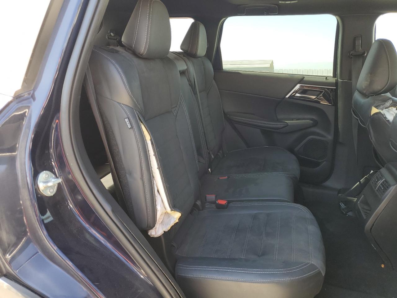 JA4J3UA83NZ064831 2022 Mitsubishi Outlander Se