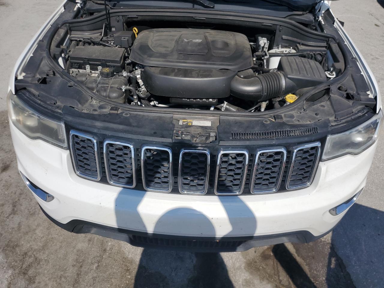 1C4RJEAG0HC610438 2017 Jeep Grand Cherokee Laredo