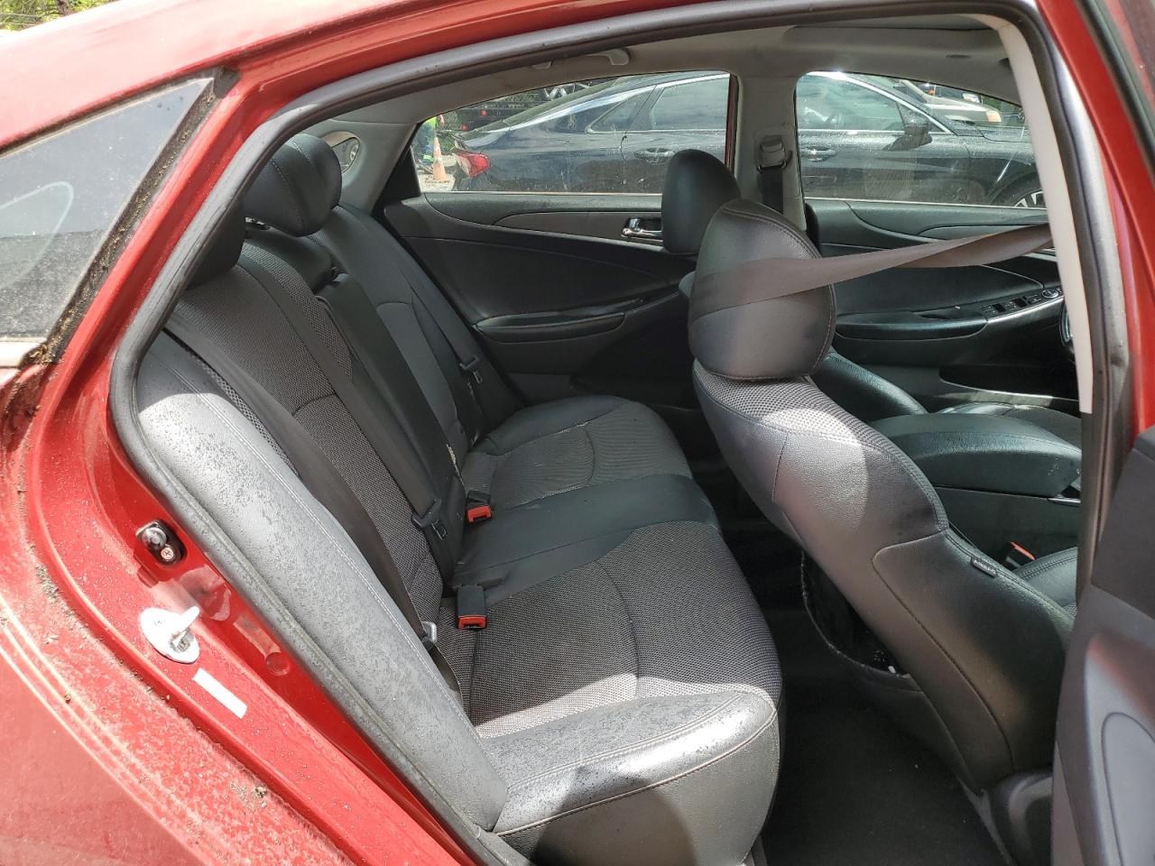 5NPEC4ACXBH034725 2011 Hyundai Sonata Se