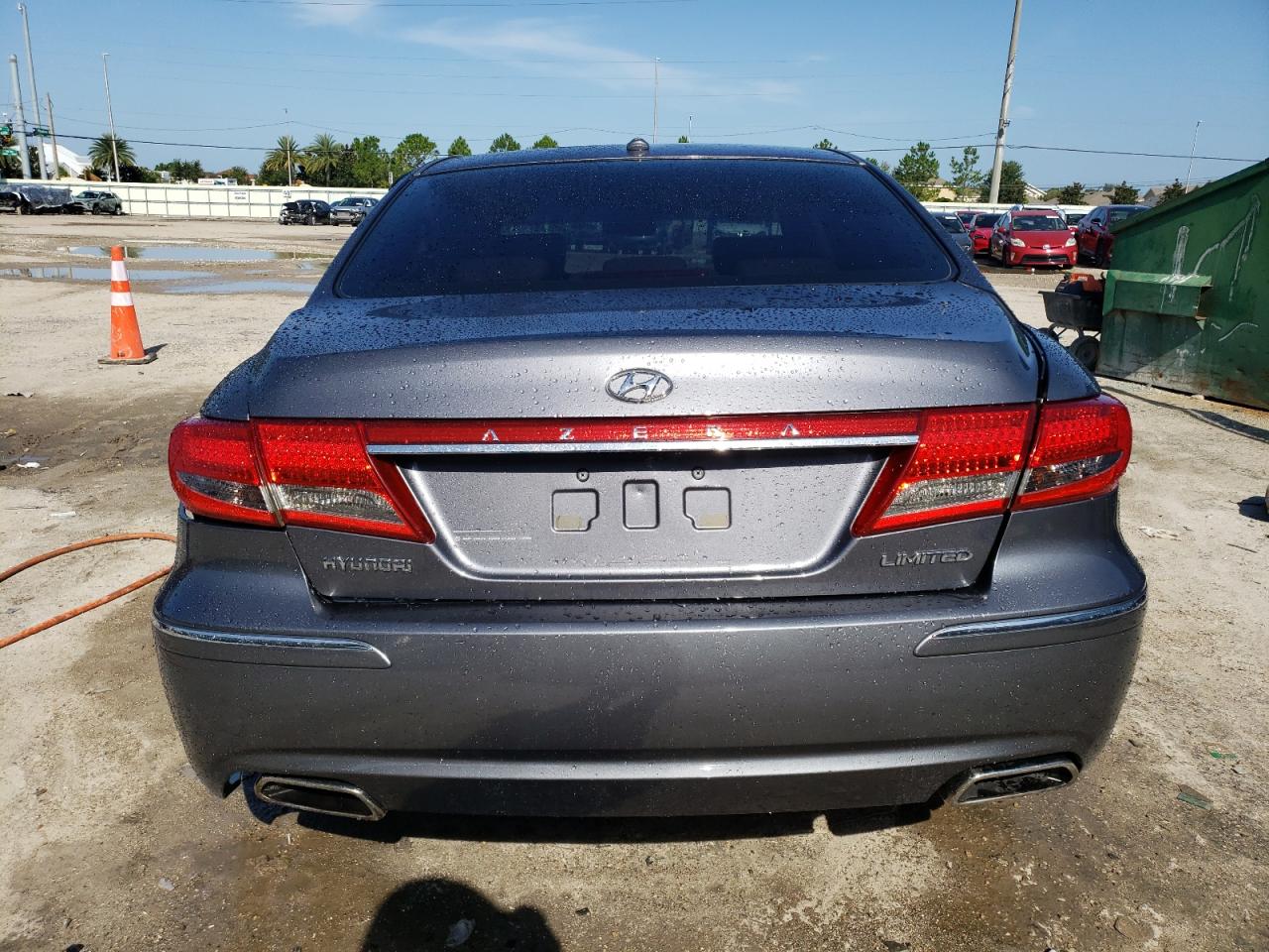 KMHFC4DF3BA532438 2011 Hyundai Azera Gls