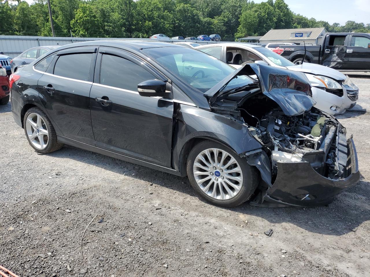 1FADP3J28DL359024 2013 Ford Focus Titanium