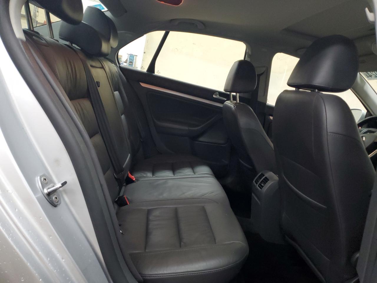 3VWDG71K97M028017 2007 Volkswagen Jetta 2.5 Option Package 2